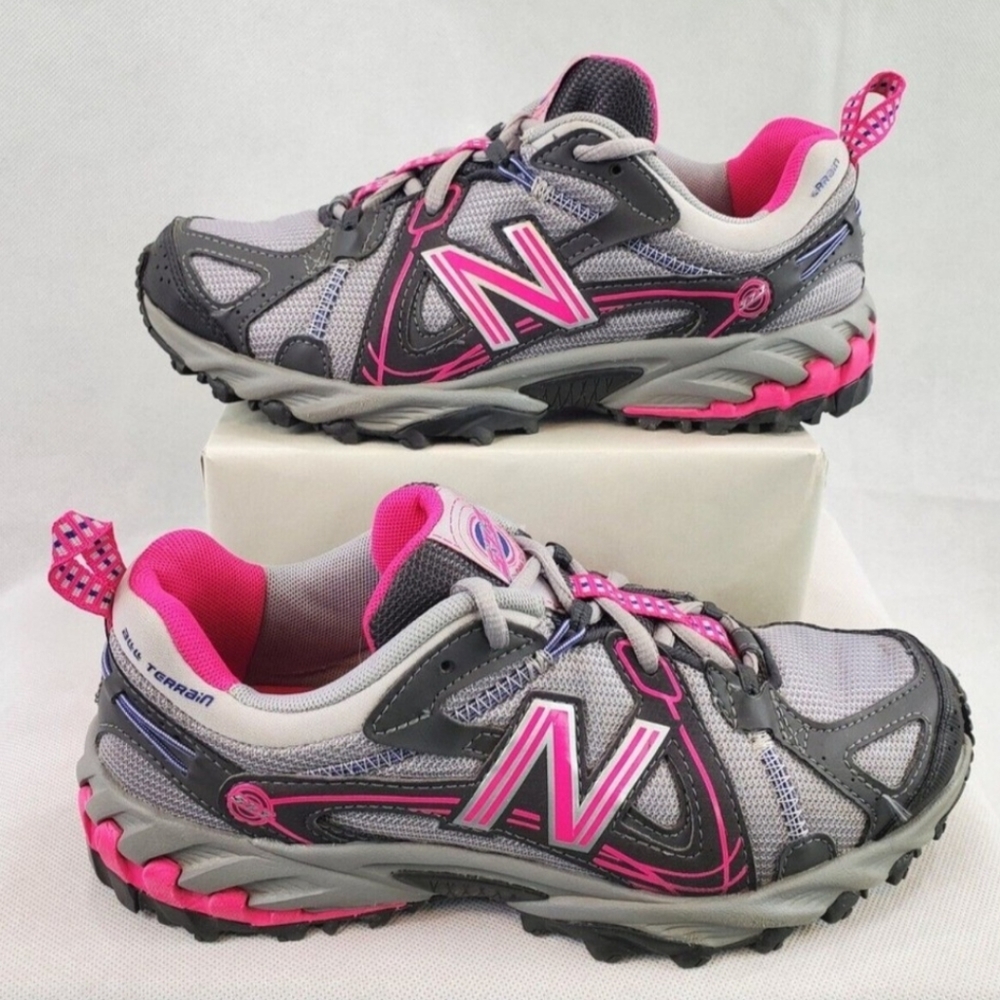 New Balance women's all terrain sneakers shoes NB 573 gray pink 7.5.